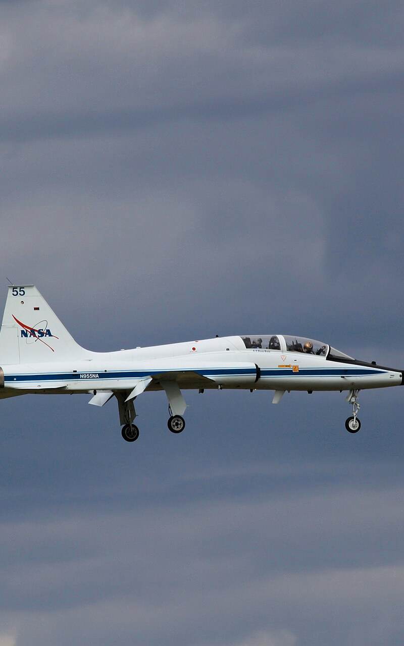 N955NA - Twin-engine aircraft