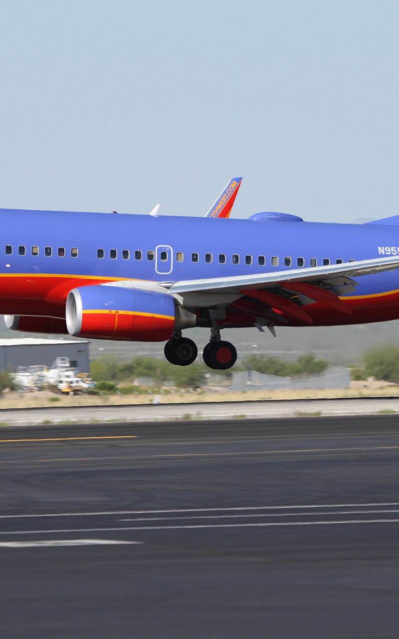 N955WN - Twin-engine aircraft