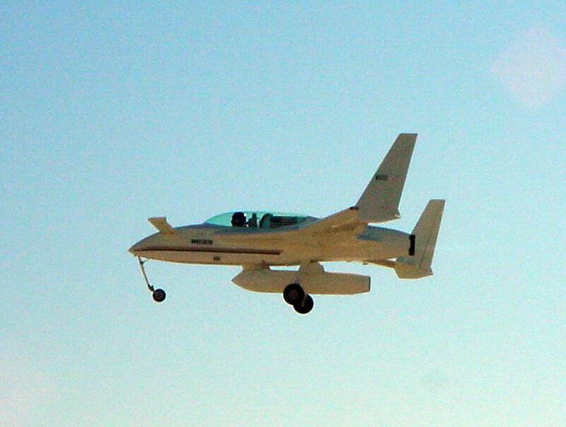 N132EZ - Single-engine aircraft