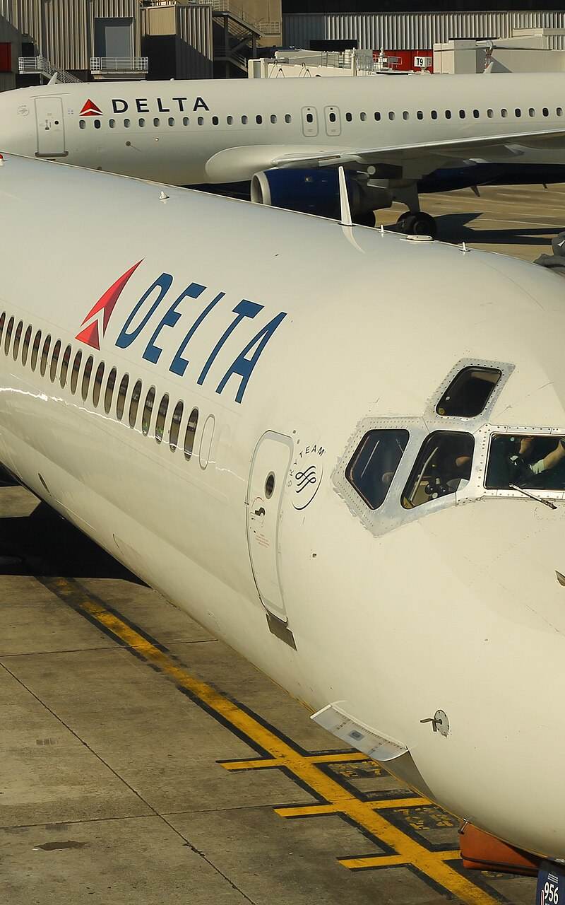 N956DL - Douglas