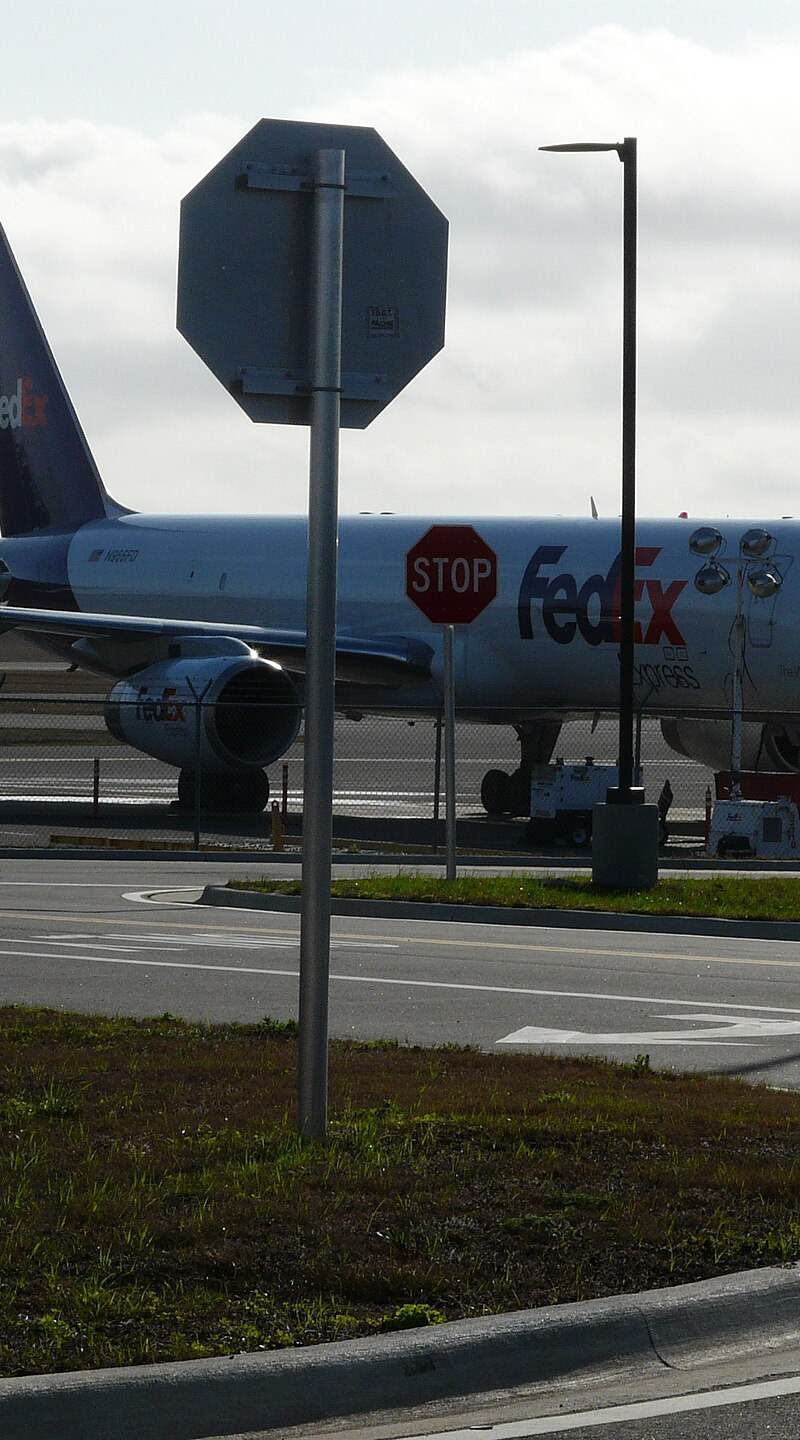 N956FD - Twin-engine aircraft