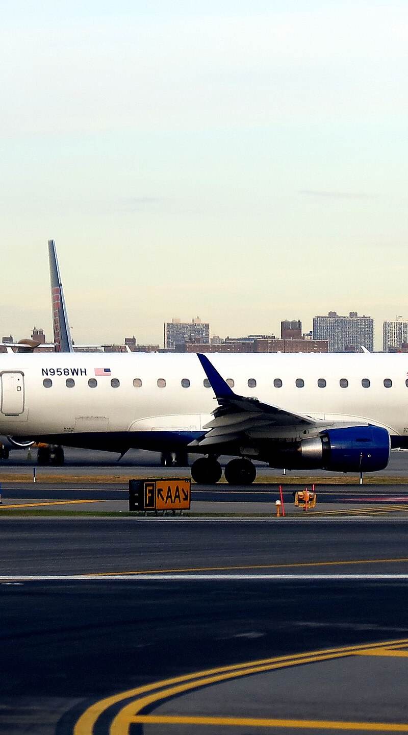 N958WH - Embraer