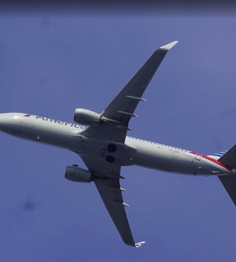 N959NN - Twin-engine aircraft