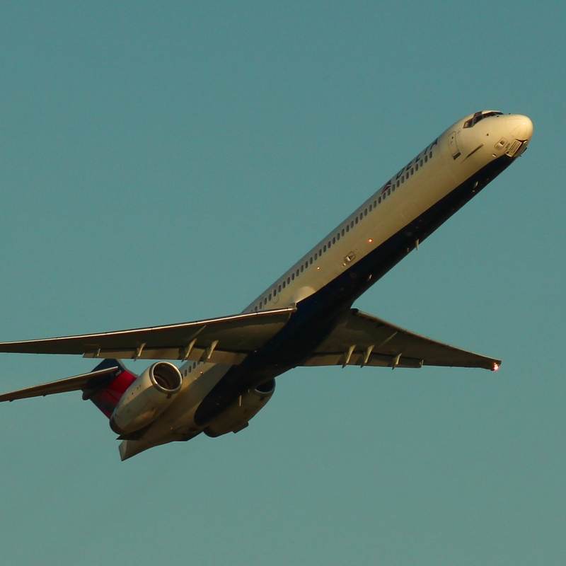 N960DN - Twin-engine aircraft