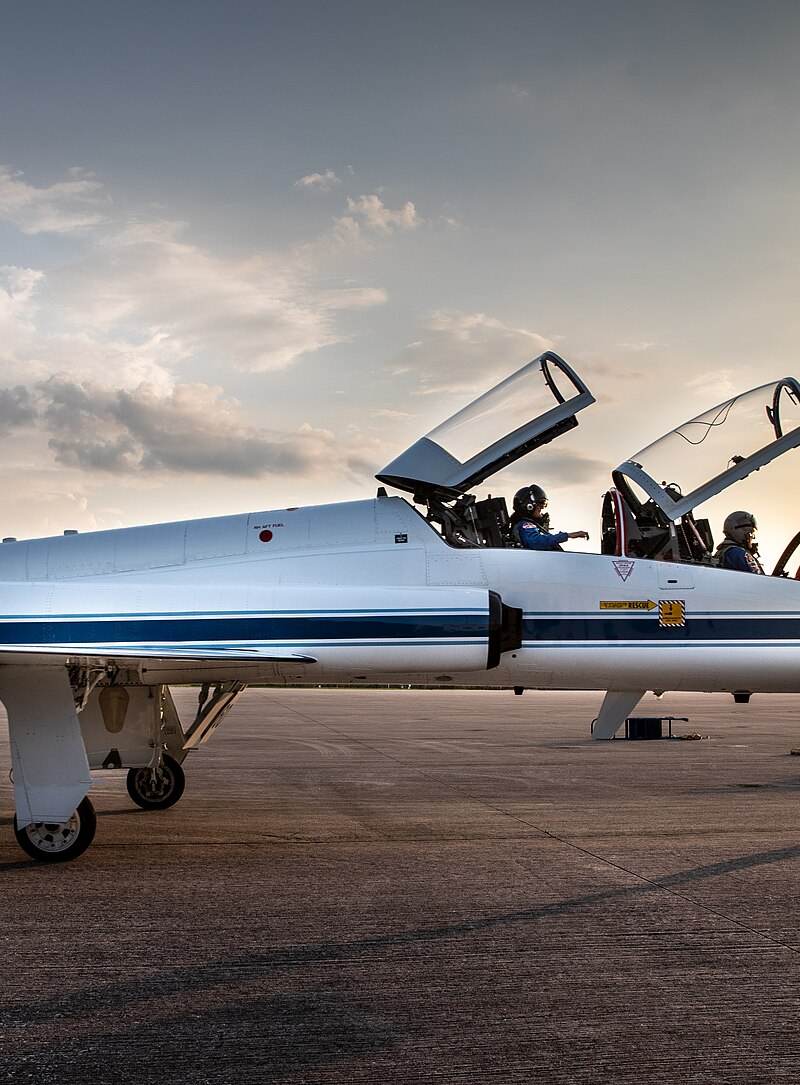 N960NA - Twin-engine aircraft