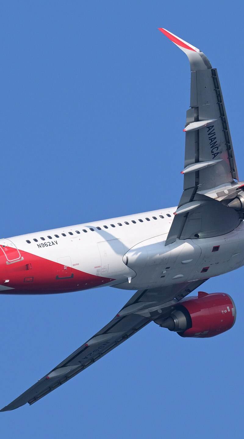 N962AV - Airbus