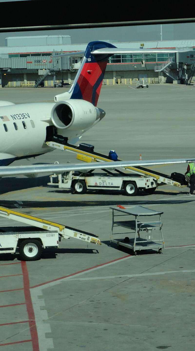 N133EV - Bombardier