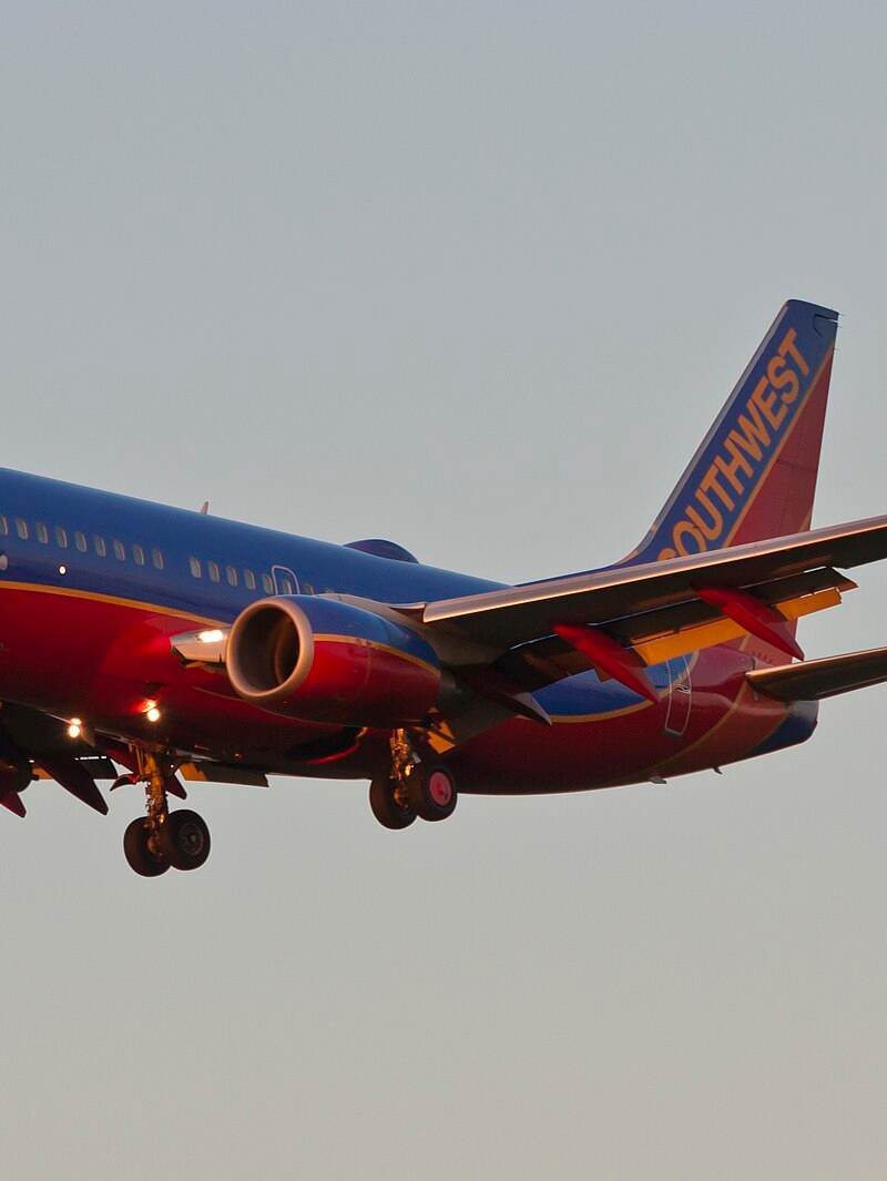 N963WN - Twin-engine aircraft