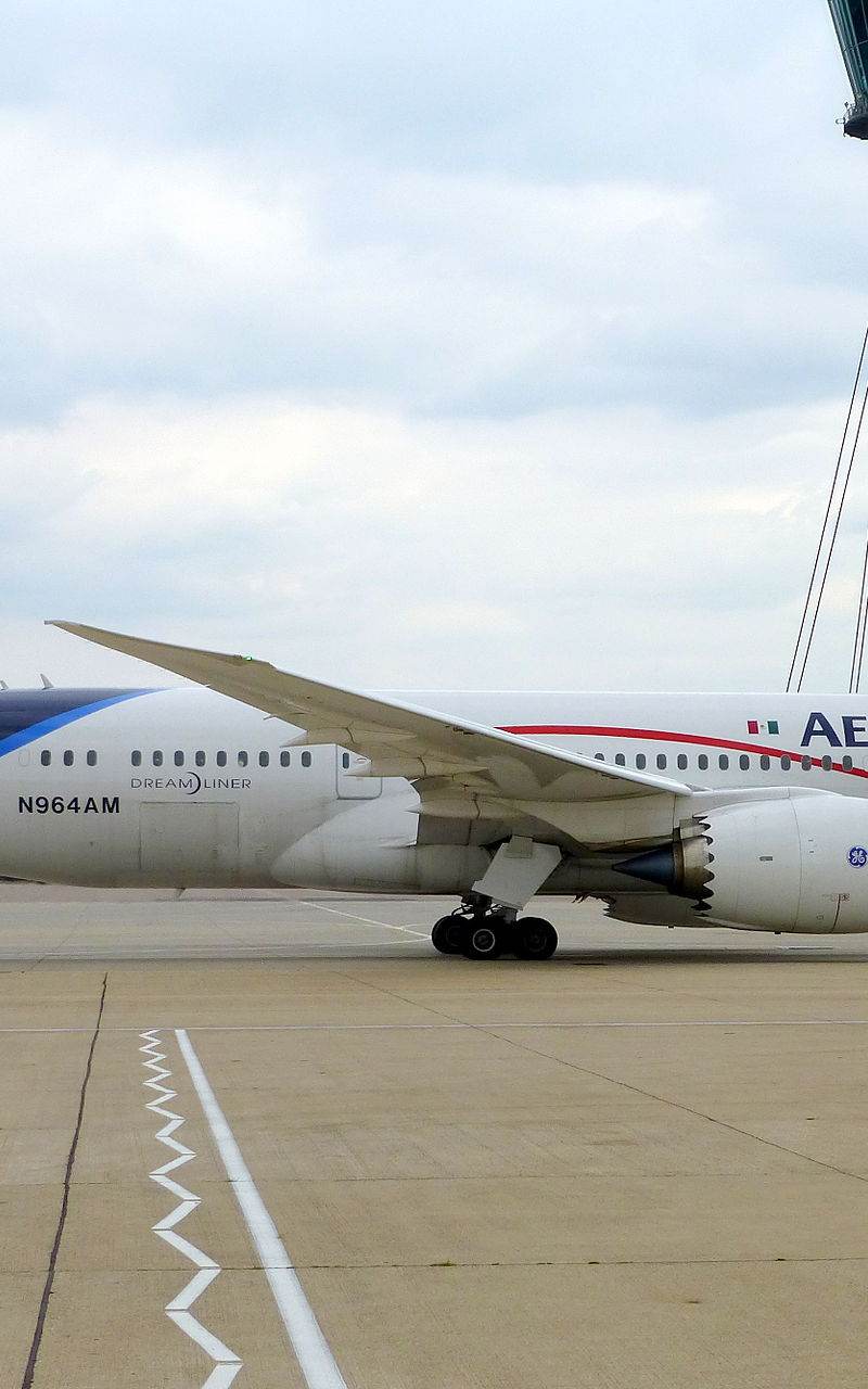 N964AM - Twin-engine aircraft