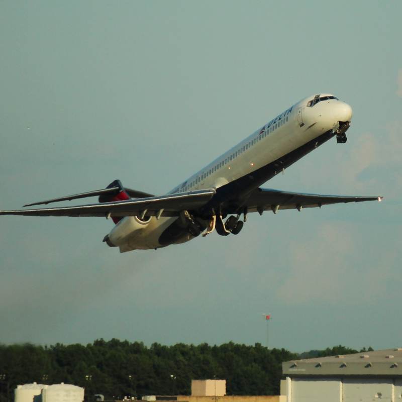 N964DL - Twin-engine aircraft