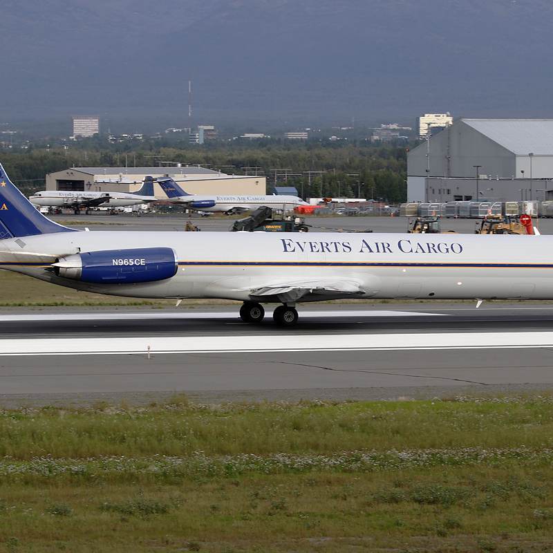 N965CE - Twin-engine aircraft
