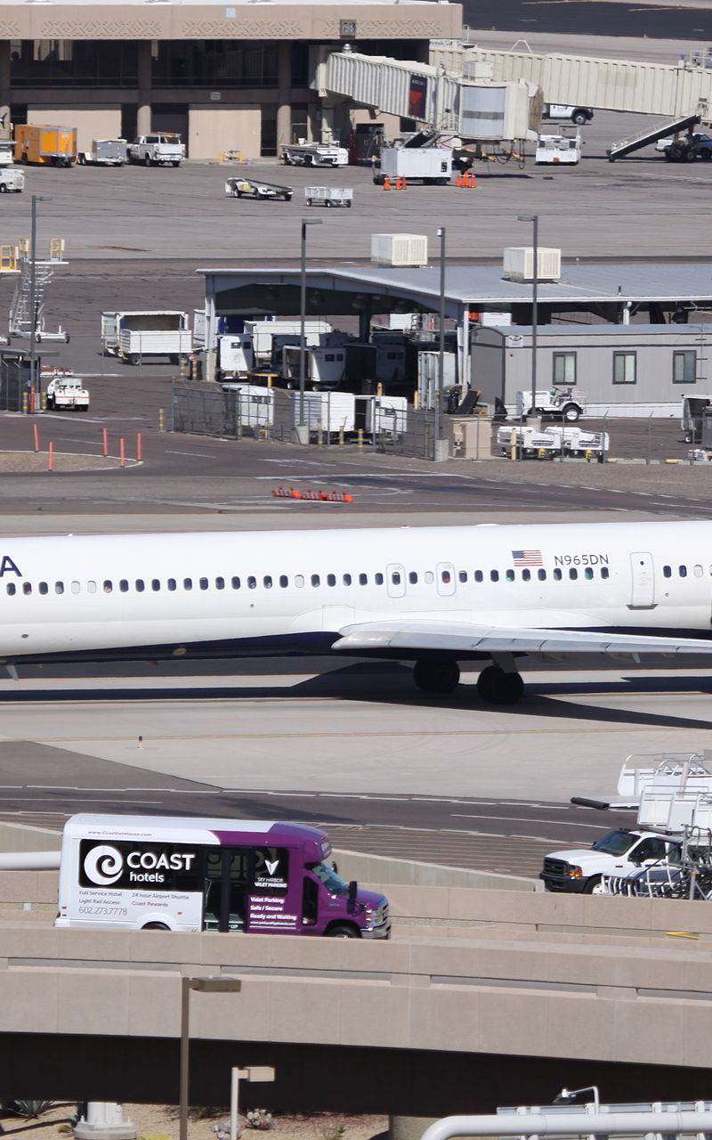 N965DN - Twin-engine aircraft
