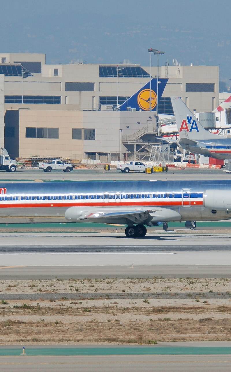 N966TW - Twin-engine aircraft