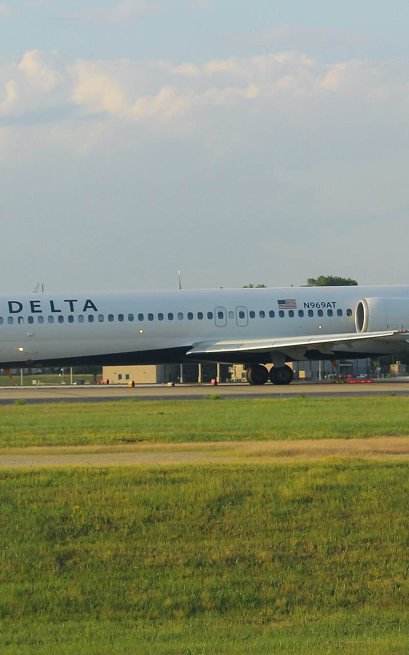 N969AT - Twin-engine aircraft