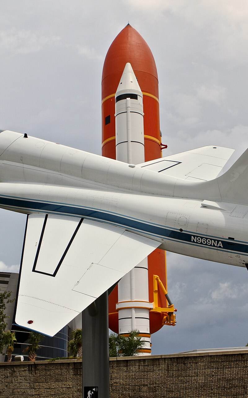  - Twin-engine aircraft