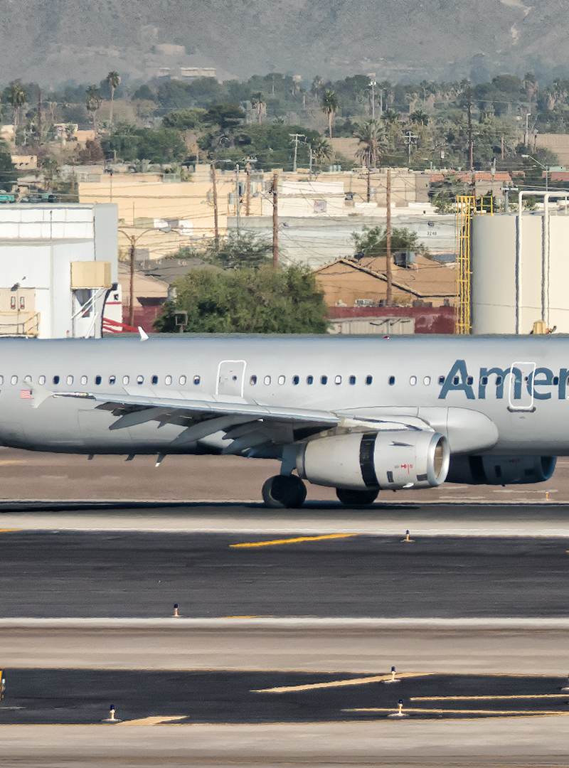N971UY - Twin-engine aircraft