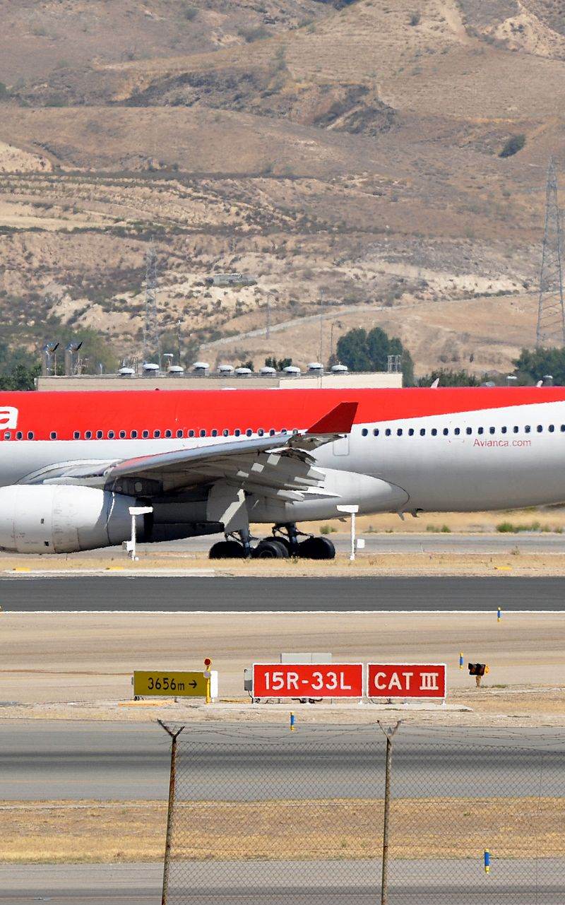 N973AV - Twin-engine aircraft