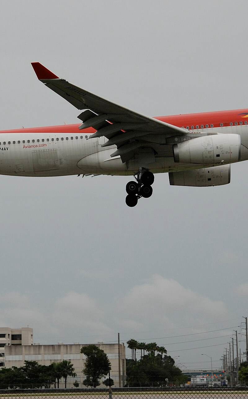 N974AV - Twin-engine aircraft