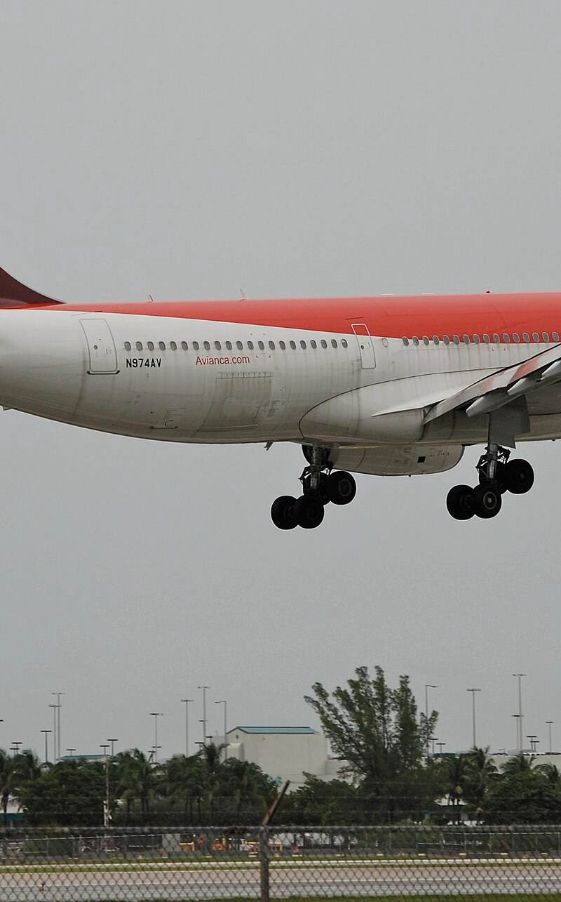N974AV - Twin-engine aircraft