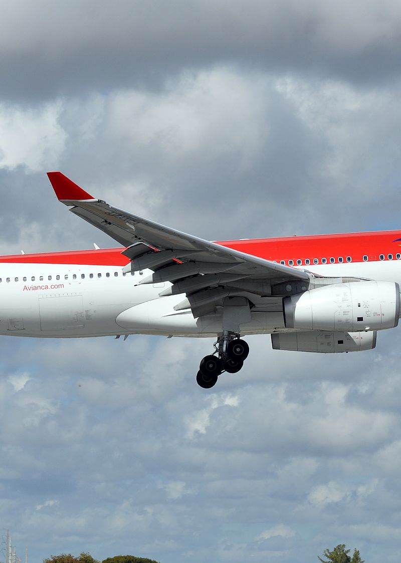 N974AV - Twin-engine aircraft
