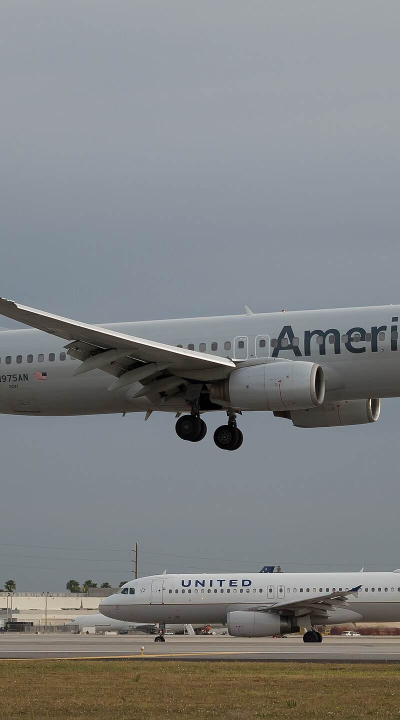 N975AN - Twin-engine aircraft