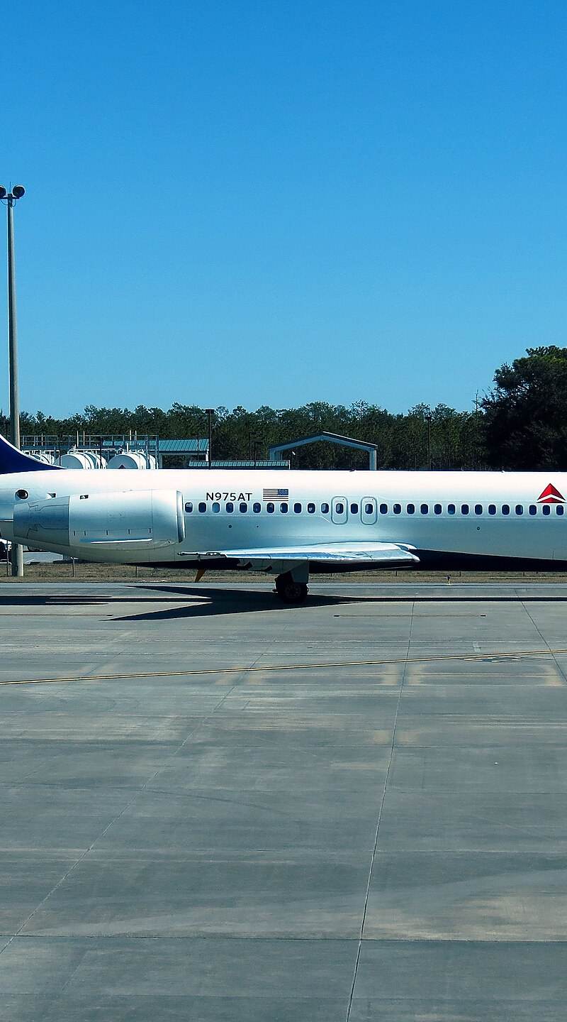 N975AT - Douglas