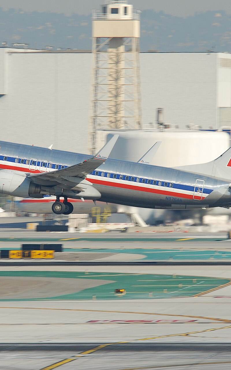 N976AN - Twin-engine aircraft