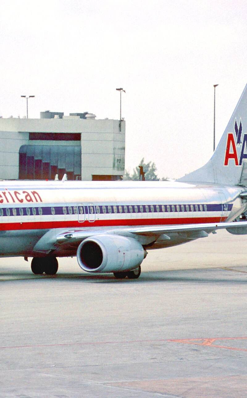 N977AN - Twin-engine aircraft