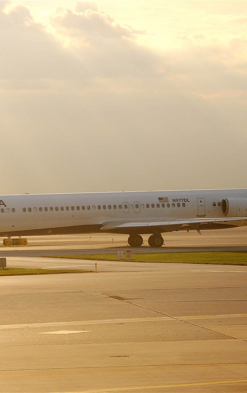 N977DL - Aircraft
