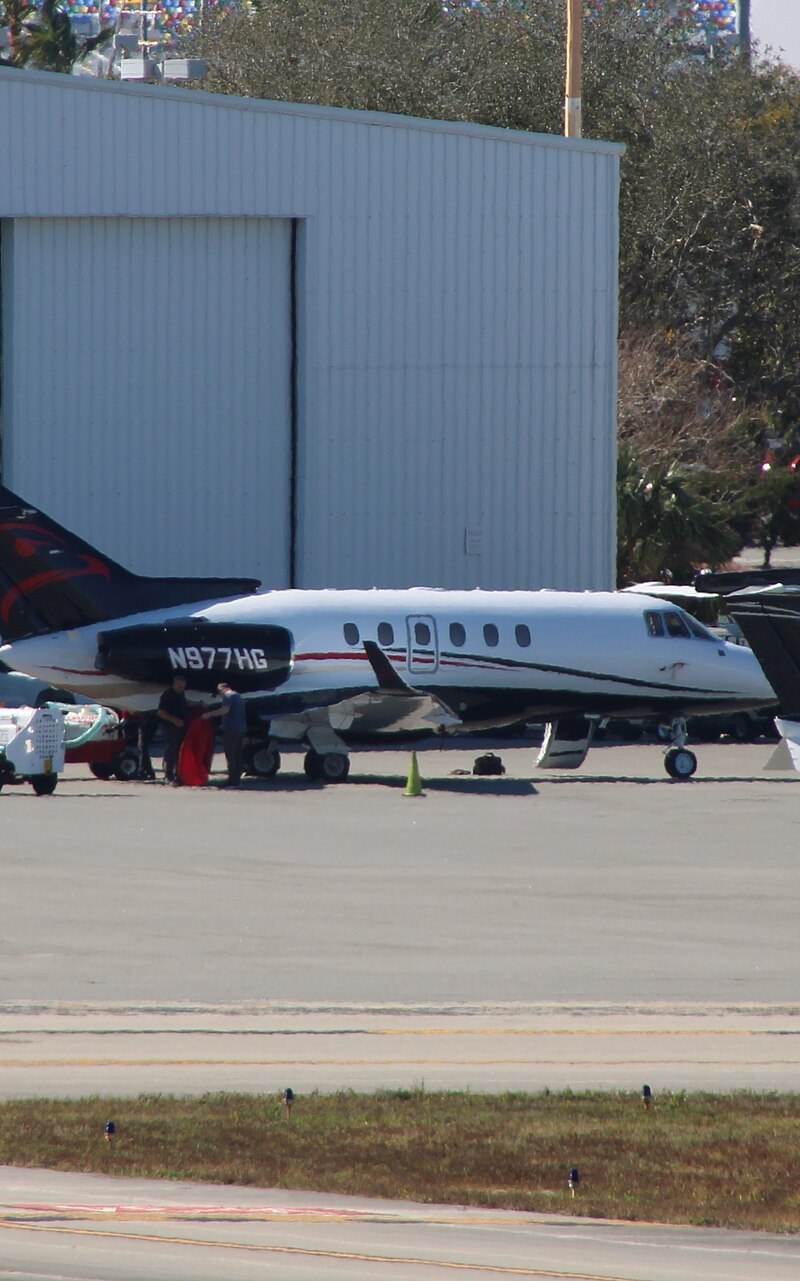 N977HG - Business jet