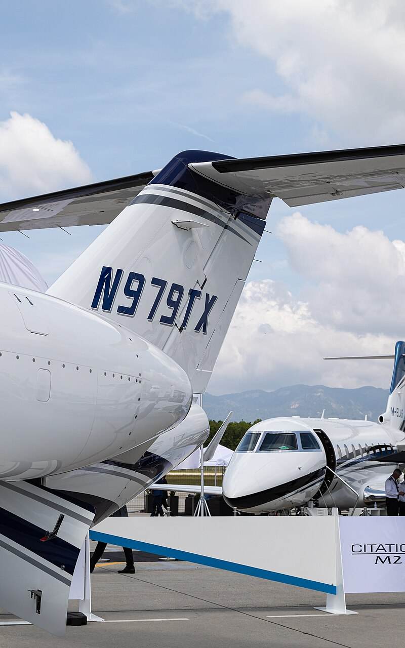 N979TX - Business jet