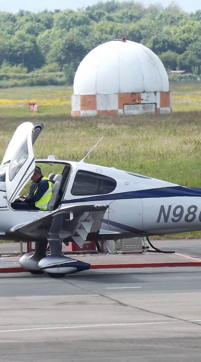 N980RJ - Cirrus