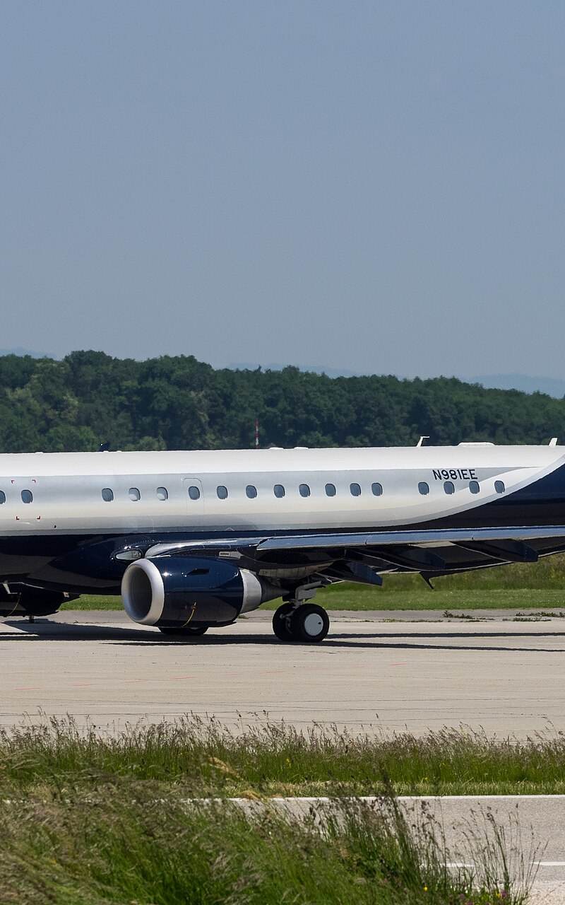 N981EE - Twin-engine aircraft