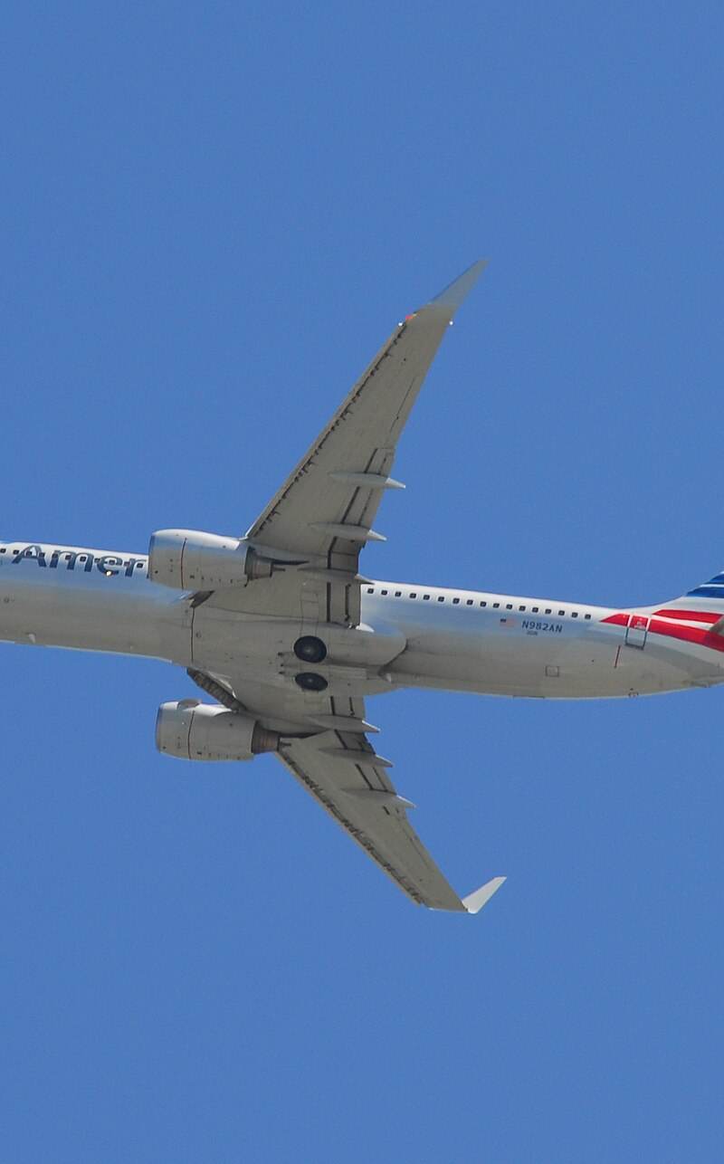 N982AN - Twin-engine aircraft