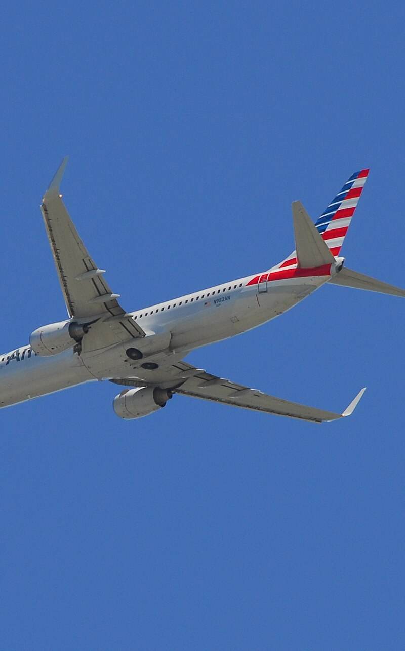 N982AN - Twin-engine aircraft