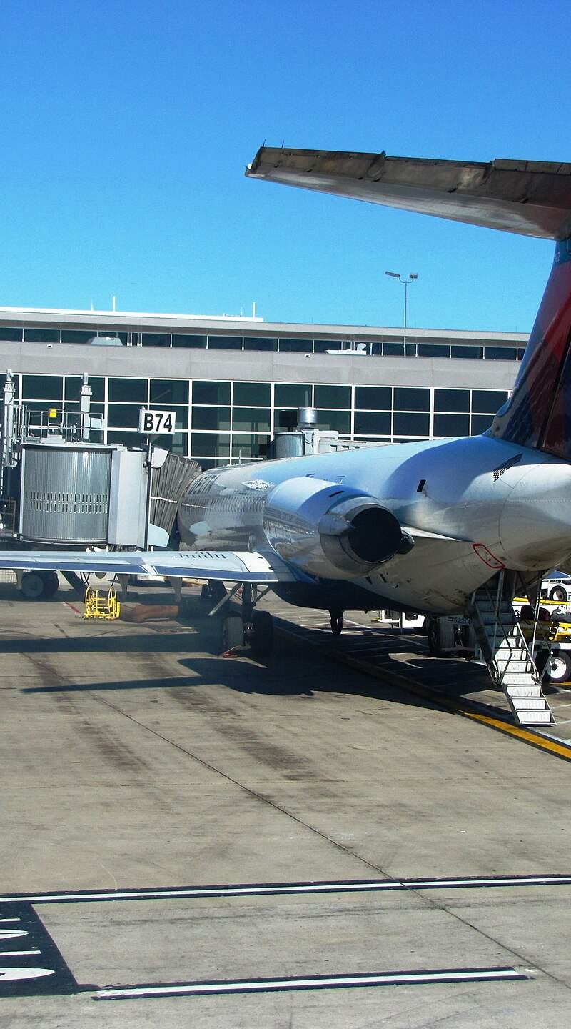 N982DL - Bombardier