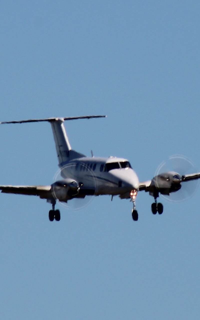 N982TM - Twin-engine aircraft