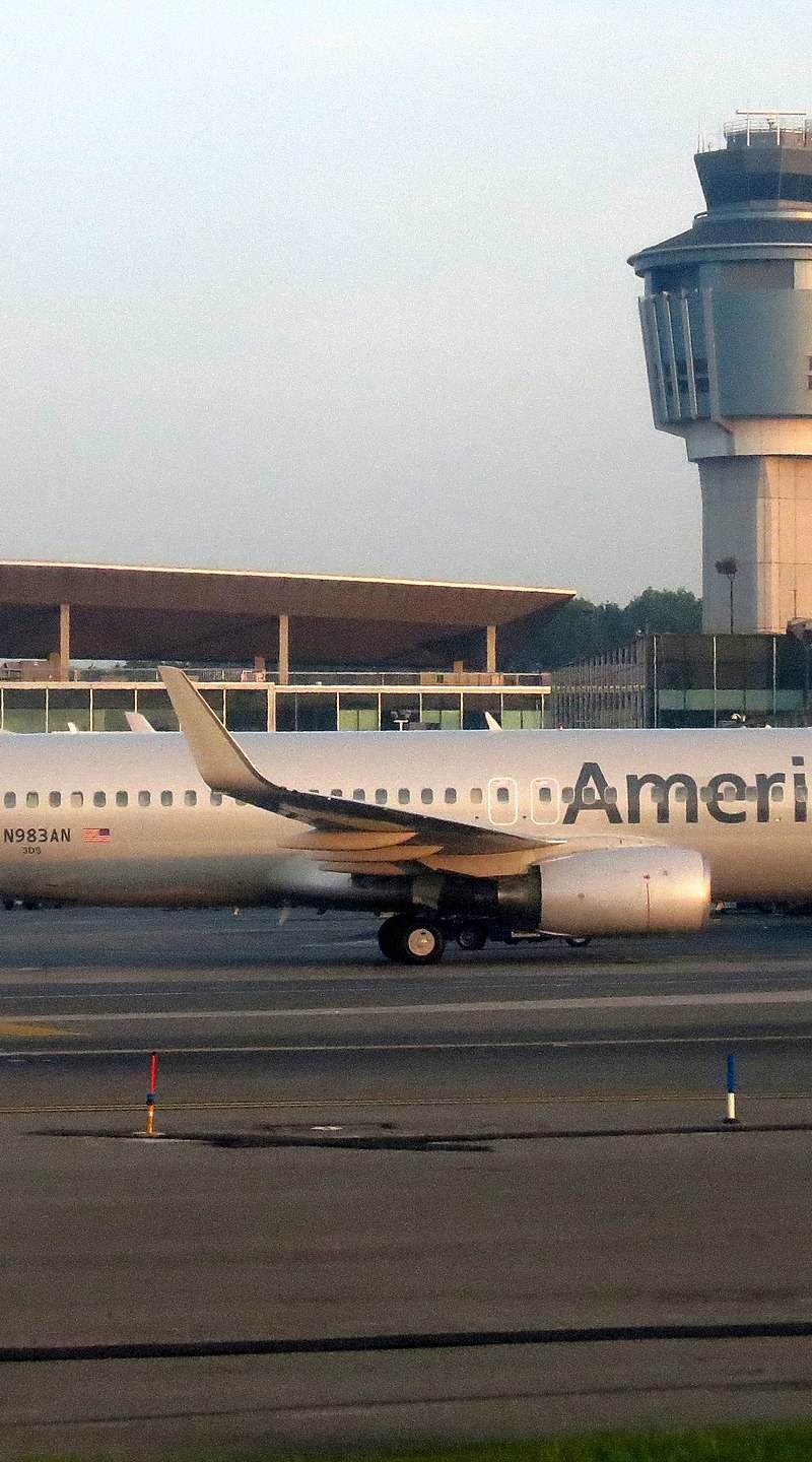 N983AN - Twin-engine aircraft