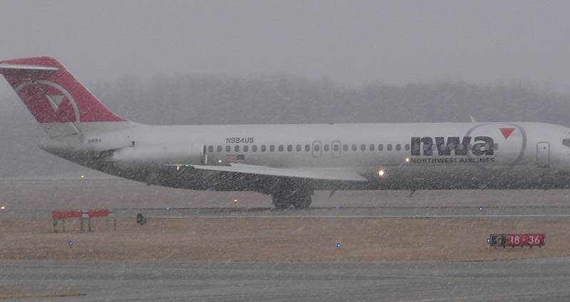 N984US - Douglas
