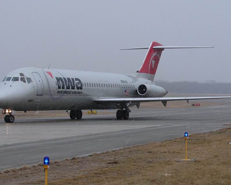 N984US - Douglas