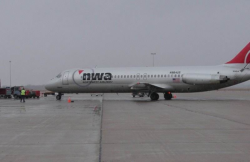 N984US - Twin-engine aircraft
