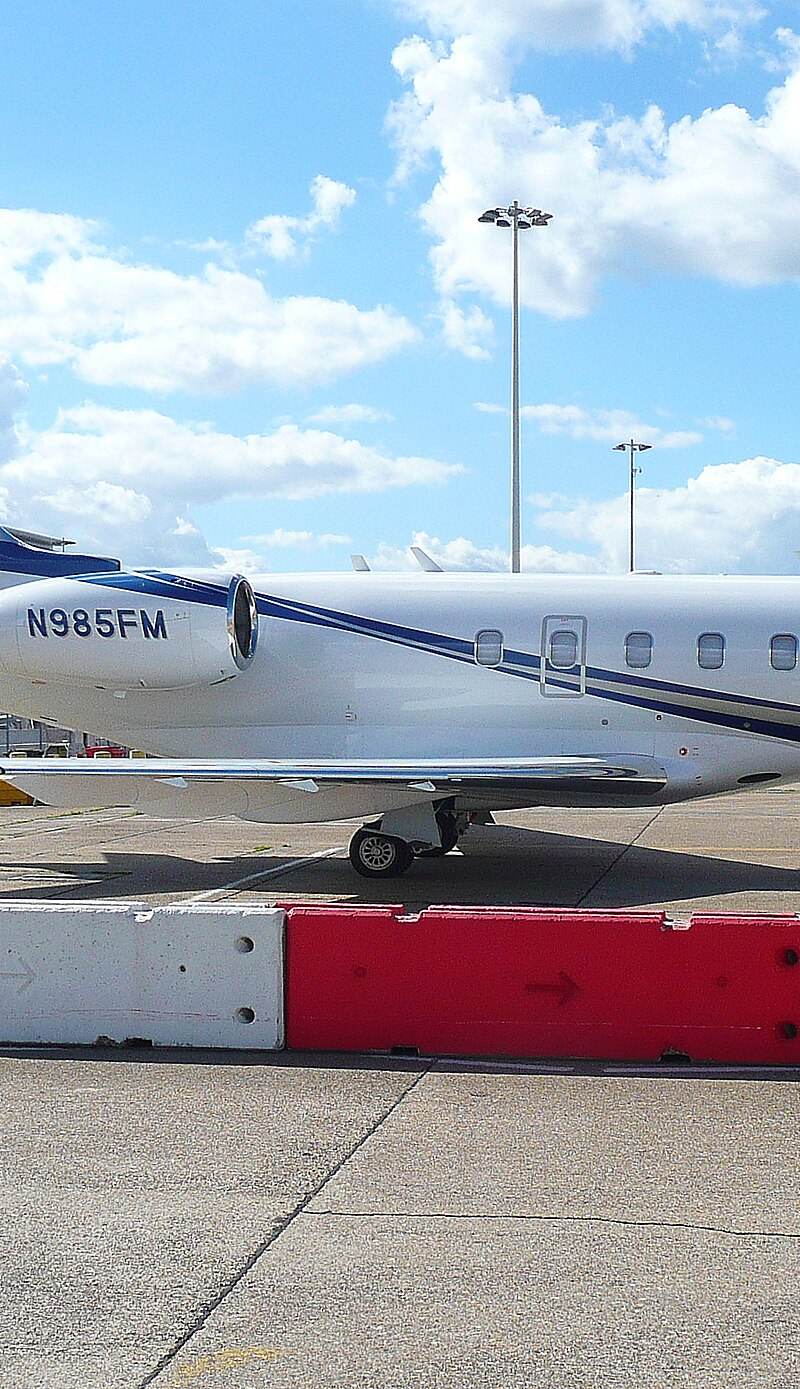 N985FM - Business jet