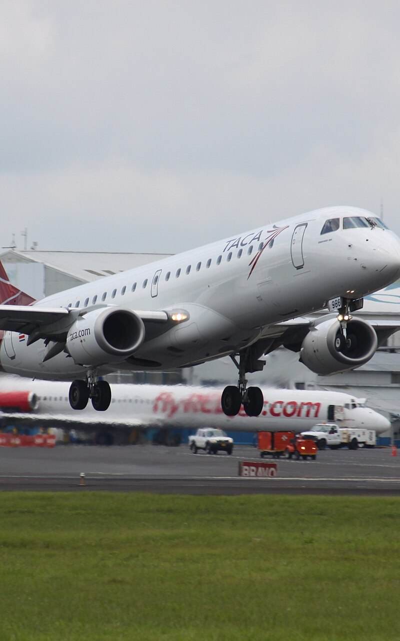 N986TA - Twin-engine aircraft