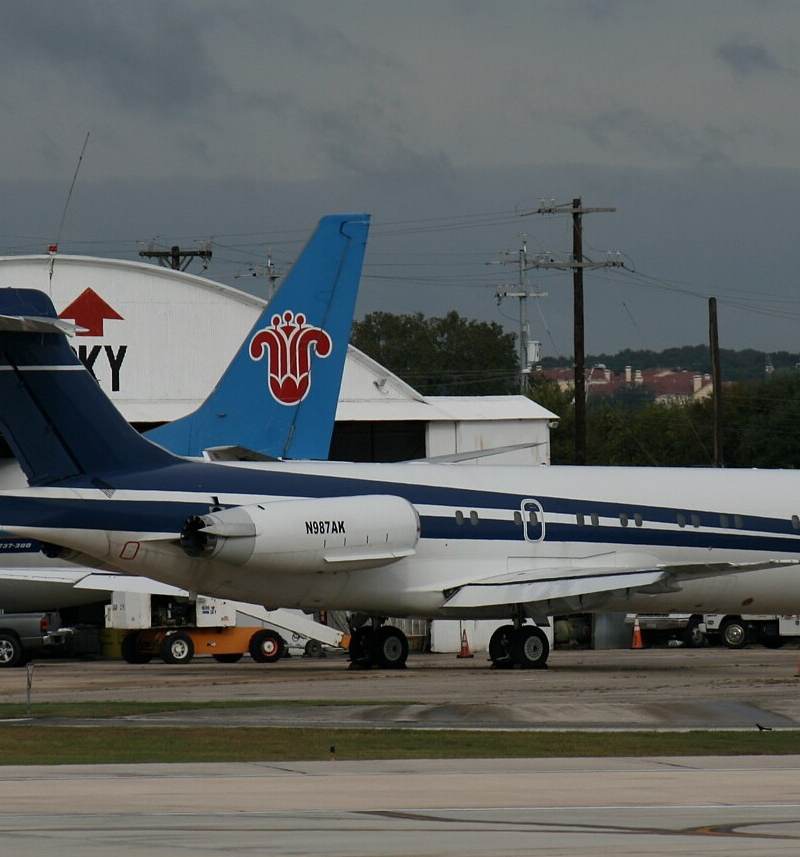 N987AK - Business jet