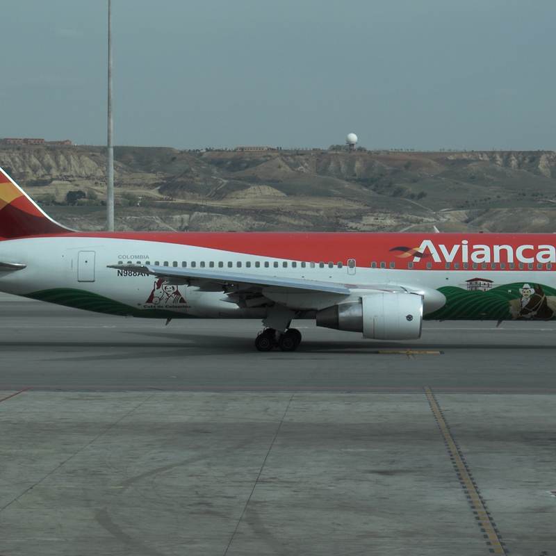 N988AN - Twin-engine aircraft