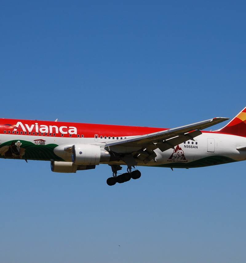 N988AN - Twin-engine aircraft