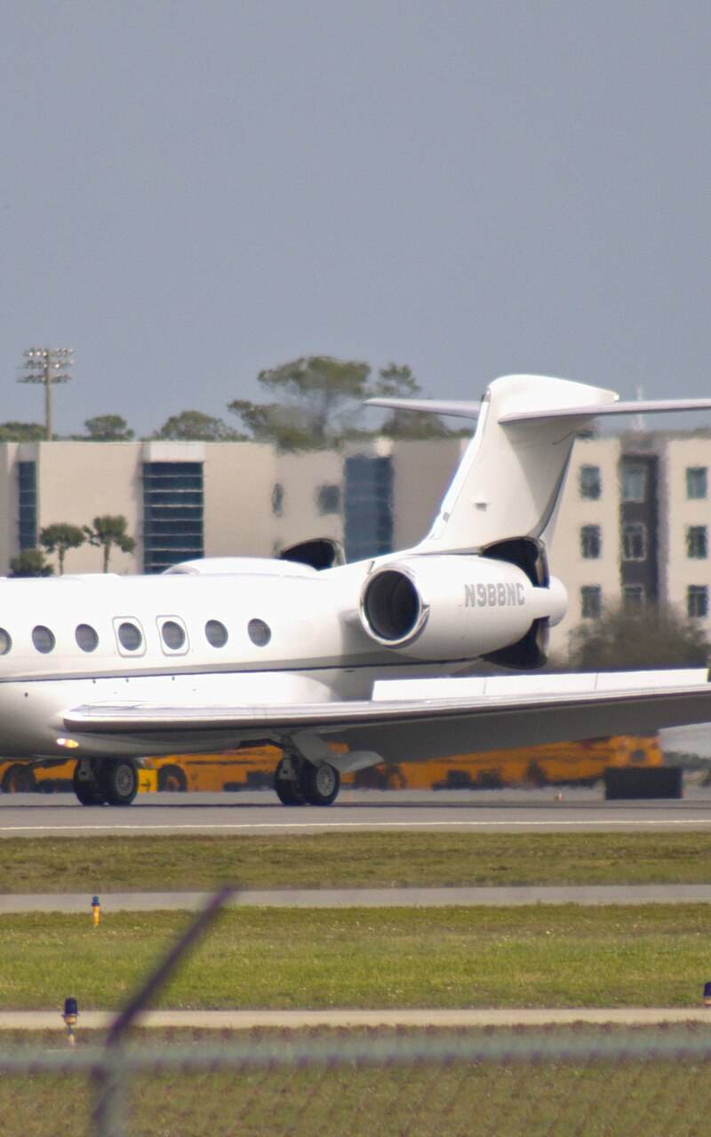 N988NC - Business jet