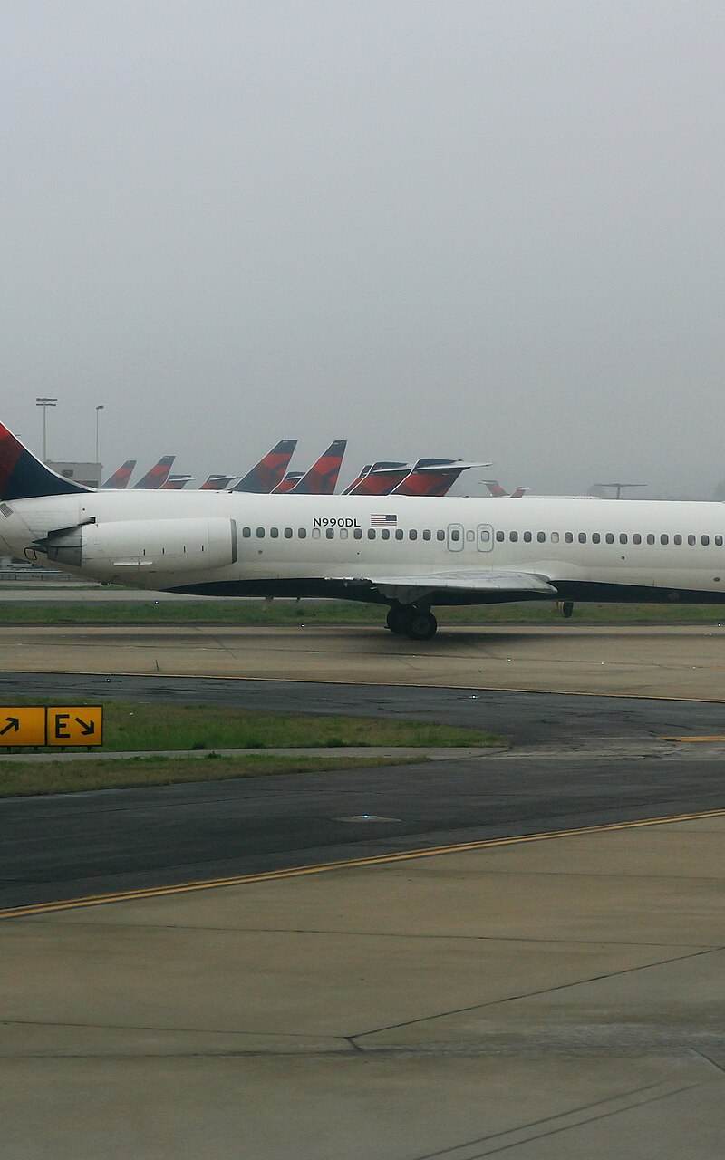 N990DL - Douglas
