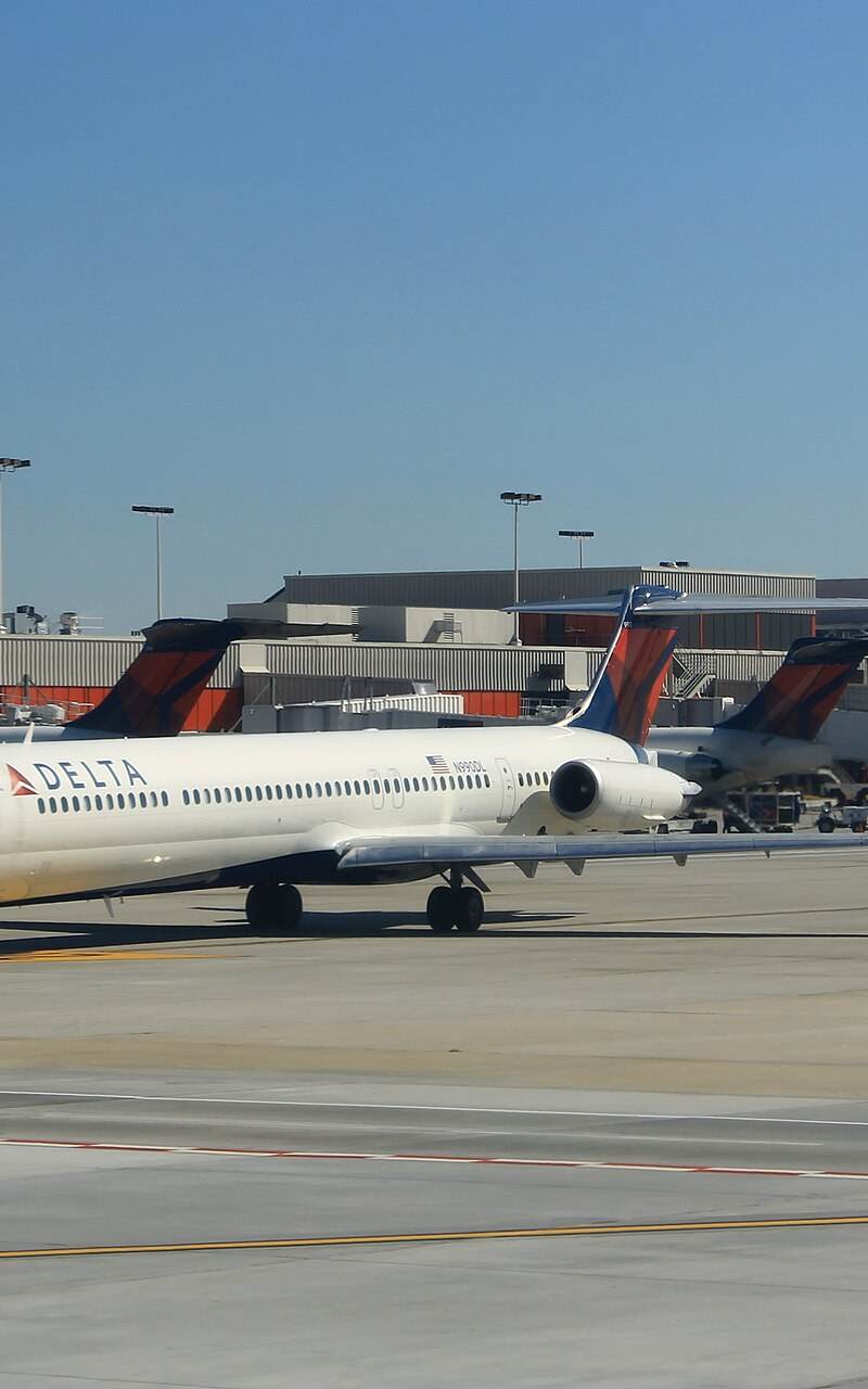 N990DL - Douglas