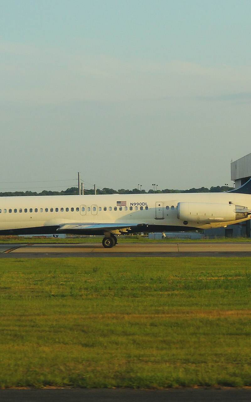 N990DL - Aircraft